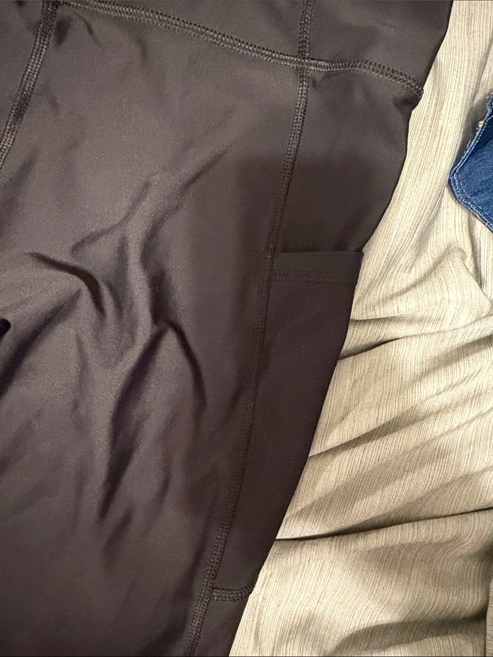 Old Navy Black High-Waist Active Leggings - Picture 7 of 7